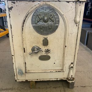 Vintage Milner safe - Used Safes