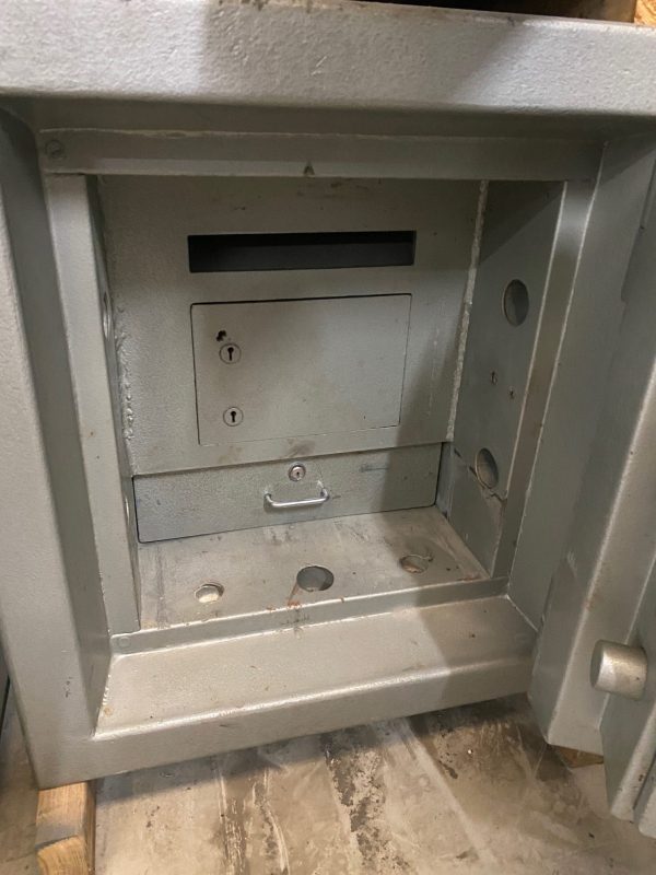 Used Lord TDR cash management safe - Used Safes