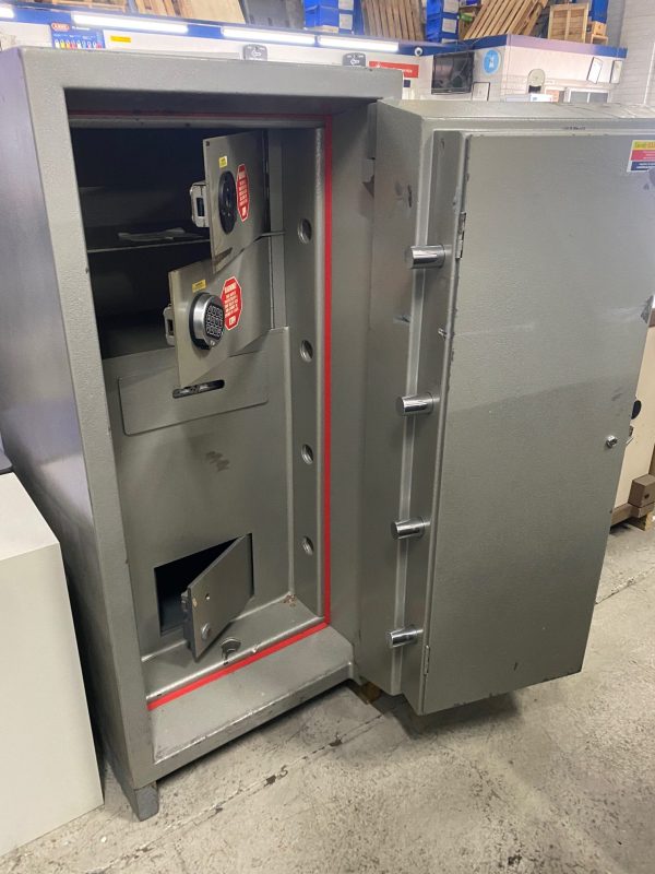 Chubb Pacific TDR cash management safe - Used Safes